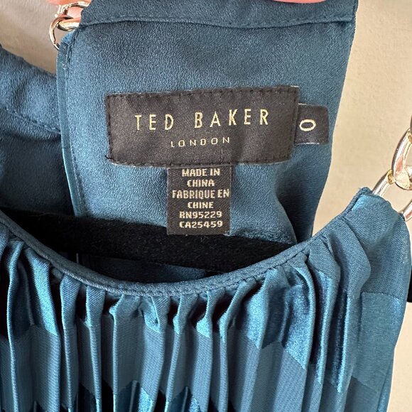 Ted Baker SASSKI Pleated maxi dress - NWOT - Picture 3 of 5